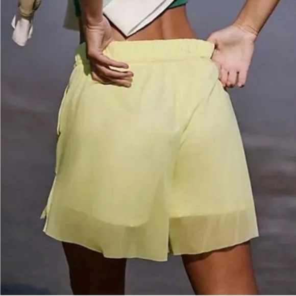NWOT Free People Movement Mesh overlay Double Vision yellow Long Shorts size Med - Picture 3 of 3